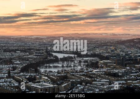 Une vue sur les Meadows et Bruntsfield est reliée à la neige. Crédit: Euan Cherry Banque D'Images