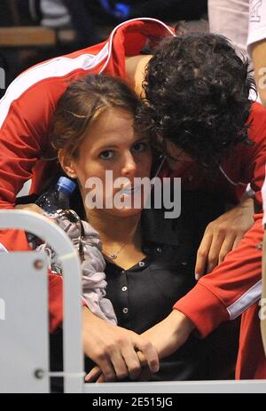 Laure Manaudou en France et son petit ami Benjamin Stasiulis assistent aux Championnats de natation français 2008 à Dunkerque, France, le 27 avril 2008. Photo de Christophe Guibbbaud/Cameleon/ABACAPRESS.COM Banque D'Images