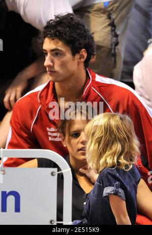 Laure Manaudou en France et son petit ami Benjamin Stasiulis assistent aux Championnats de natation français 2008 à Dunkerque, France, le 27 avril 2008. Photo de Christophe Guibbbaud/Cameleon/ABACAPRESS.COM Banque D'Images