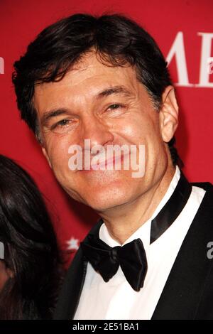 Le Dr Mehmet Oz arrive pour les 100 personnes les plus influentes du Time Magazine au Gala mondial qui s'est tenu au Frederick P. Rose Hall de New York, NY, États-Unis, le 8 mai 2008. Photo de Gregorio Binuya/ABACAUSA.COM Banque D'Images