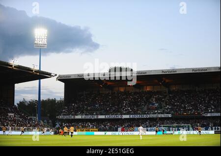 Atmosphère pendant le match de football de première ligue française, le match de football de première ligue française, l'Association de la Jeunesse Auxéroise vs Olympique Lyonnais au stade Abbe Deschamps à Auxerre. Lyon a terminé samedi son septième championnat droit français avec une victoire de 3-1 à Auxerre. Photo de Steeve McMay/Cameleon/ABACAPRESS.COM Banque D'Images