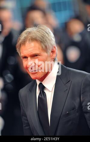 Harrison Ford quitte le Palais des Festivals à Cannes, France, le 18 mai 2008, après la projection de l'Indiana Jones de Steven Spielberg et du Royaume du Crystal Skull présentés hors compétition au 61ème Festival de Cannes. Photo de Hahn-Nebinger-Orban/ABACAPRESS.COM Banque D'Images