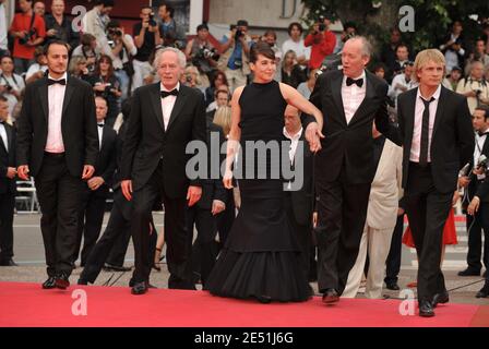 Fabrizio Rongione, réalisateur Luc Dardenne, actrice kosovare Arta Dobroshi, réalisatrice belge Jean-Pierre Dardenne arrivant au Palais des Festivals de Cannes, Sud de la France, le 19 mai 2008, pour la projection du Silence de Lorna de Jean-Pierre et Luc Dardenne présenté en compétition au 61e Festival de Cannes. Photo de Hahn-Nebinger-Orban/ABACAPRESS.COM Banque D'Images