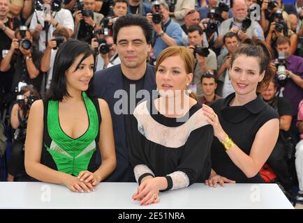 (De L) l'actrice colombienne Catalina Sandino Moreno, l'acteur portoricain Benicio Del Toro, l'actrice allemande Franka Potente et l'actrice britannique Julia Ormond assistent au "Che" Photocall au Palais des Festivals lors du 61ème Festival International du film de Cannes, le 22 mai 2008. Photo de Hahn-Nebinger-Orban/ABACAPRESS.COM Banque D'Images