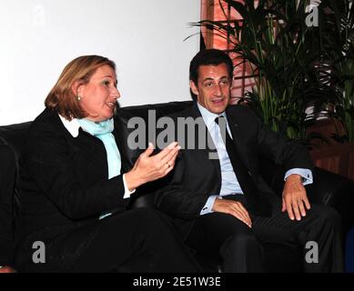 Tzipi Livni, vice-premier ministre et ministre des Affaires étrangères d’Israël, rencontre le président français Nicolas Sarkozy à Paris, en France, le 25 mai 2008. Tzipi Livni s'adresse à un rassemblement marquant le 60e anniversaire de l'indépendance d'Israël qui se tiendra sur la place du Trocadéro, au pied de la Tour Eiffel. Photo de Guillaume Bureau/Ambassade d'Israël/ABACAPRESS.COM Banque D'Images