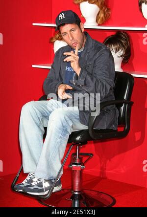 Adam Sandler, co-auteur et membre du casting, arrive pour la première mondiale de « You Don't Mess with the Zohan », qui s'est tenue au Grauman's Chinese Theatre à Hollywood, Los Angeles, CA, États-Unis le 28 mai 2008. Photo de Baxter/ABACAPRESS.COM Banque D'Images