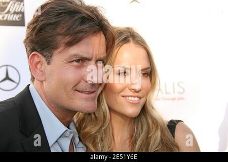 Charlie Sheen, Brooke Mueller assiste à la 7e édition annuelle du bal aux papillons Chrysalis, résidence privée, Brentwood, CA, États-Unis, le 31 mai 2008. Photo de Baxter/ABACAPRESS.COM Banque D'Images