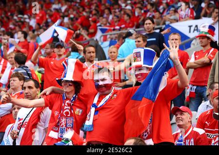 Les fans tchèques lors du match de football Euro 2008 de l'UEFA Championships, Groupe A, Portugal contre République Tchèque au Stade de Genève, Suisse, le 11 juin 2008. Le Portugal a gagné 3-1. Photo de Steeve McMay/Cameleon/ABACAPRESS.COM Banque D'Images