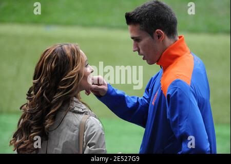 Robin van Persie des pays-Bas avec sa petite amie avant le match de football européen de l'UEFA Euro 2008, Groupe C, France contre pays-Bas au Stade de Suisse à Berne, Suisse, 13 juin 2008. Photo de Orban-Taamallah/Cameleon/ABACAPRESS.COM Banque D'Images