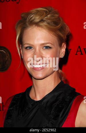 L'actrice January Jones assiste au 67ème Prix annuel George Foster Peabody au Waldorf Astoria à New York City, NY, USA, le 16 juin 2008. Photo de Gregorio Binuya/ABACAPRESS.COM Banque D'Images