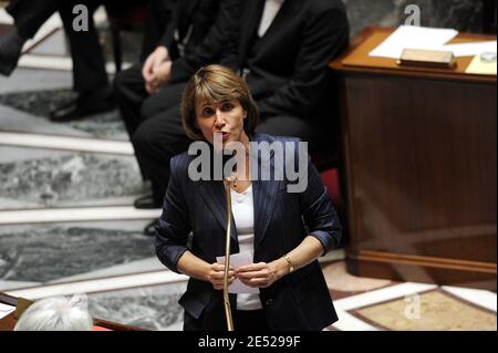 La ministre française de la Culture et de la communication, Christine Albanel, prononce un discours lors d'une session de travail à l'Assemblée nationale à Paris, en France, le 17 juin 2008. Photo de Mousse/ABACAPRESS.COM Banque D'Images