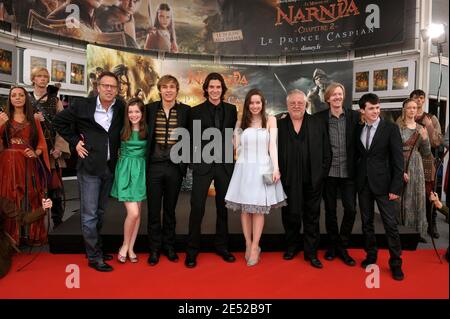 La troupe et l'équipage du film les chroniques de Narnia: Première du Prince Caspian à Disneyland Paris à Marne la Vallée, France, le 20 juin 2008. Photo de Giancarlo Gorassini/ABACAPRESS.COM Banque D'Images