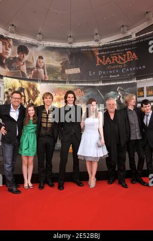 La troupe et l'équipage du film les chroniques de Narnia: Première du Prince Caspian à Disneyland Paris à Marne la Vallée, France, le 20 juin 2008. Photo de Giancarlo Gorassini/ABACAPRESS.COM Banque D'Images