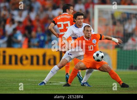 Wesley Sneijder des pays-Bas en action lors du championnat européen Euro 2008 de l'UEFA 2008, quart de finale du match de football, pays-Bas contre Russie au stade St. Jakob-Park de Bâle, Suisse, le 21 juin 2008. La Russie a gagné 1-3. Photo de Steeve McMay/Cameleon/ABACAPRESS.COM Banque D'Images