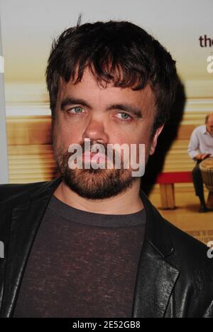 L'acteur Peter Dinklage assiste à la première de « The Visitor » au Museum of Modern Art de New York, Etats-Unis, le 1er avril 2008. Photo de Gregorio Binuya/ABACAUSA.COM (photo : Peter Dinklage) Banque D'Images