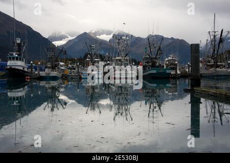 Bateaux de pêche à Valdez, Alaska Banque D'Images