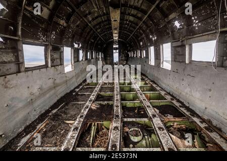 antérieur du fuselage de l'épave d'un ancien avion abandonné Banque D'Images
