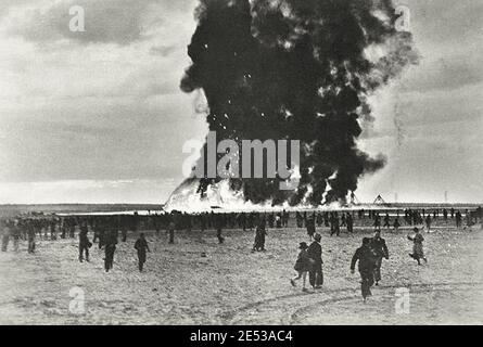 Explosion de Hindenburg. Le dirigeable allemand explose sur son approche à l'atterrissage à l'Lakehurst Naval Air Station. Trente-six des 97 personnes à bord ont été Banque D'Images