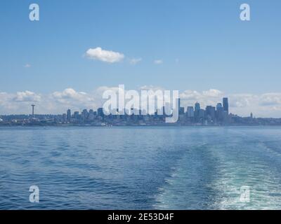 Le ferry Seattle–Bainbridge est une voie de traversée de Puget Sound entre Seattle et Bainbridge Island, Washington. La route a été appelée Seattle–Winsl Banque D'Images