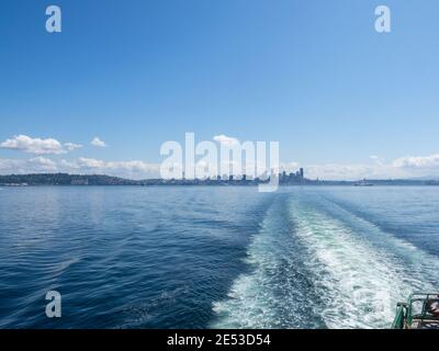 Le ferry Seattle–Bainbridge est une voie de traversée de Puget Sound entre Seattle et Bainbridge Island, Washington. La route a été appelée Seattle–Winsl Banque D'Images