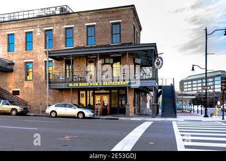 Montgomery, Alabama, États-Unis - 28 janvier 2017 : pub et restaurant irlandais situé sur l'avenue historique Dexter, dans le centre-ville de Montgomery. Banque D'Images