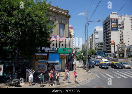 Scène de rue, Frederico Lacroze 2300-2400, Buenos Aires, Argentine 26 janvier 2016 Banque D'Images