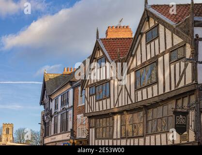 Bâtiment du XVIe siècle à demi-bois encadré de style Tudor en noir et blanc. Maison de Sir Thomas Herbert située à Pavement, York Banque D'Images