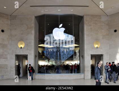 Apple Store au centre commercial Carrousel du Louvre à Paris, France Banque D'Images