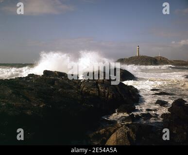 Ecosse, Inverness. Phare de Ardnamurchan point. Le point le plus à l'ouest sur le continent britannique. Un jour typiquement orageux. Vers 1980. Photo de la collection Tony Henshaw/Tom Parker Numérisé à partir d'une transparence originale de 5'x4' à partir d'une archive unique et étonnante de la photographie originale des îles britanniques par le photographe Tom Parker. © World copyright. Banque D'Images