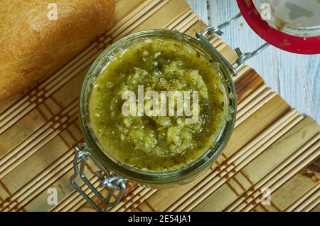 Bostongurka - Suédois signifiant « Boston concombre » est un type de relish avec des cornichons marinés, du poivron et de l'oignon, et de la cuisine suédoise Banque D'Images