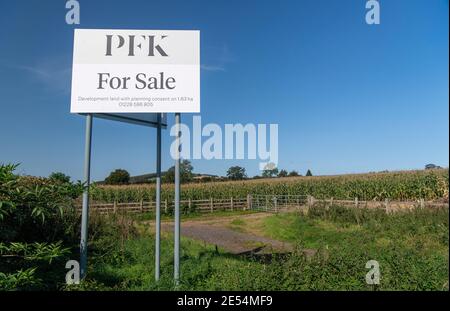 Terres agricoles à vendre avec permission de planification pour de nouveaux logements. Cumbria, Royaume-Uni. Banque D'Images