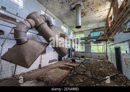 Cuisine de cantine de Skrunda-1 Ghost Town, ancien site de la station radar de Dnepr soviétique de la guerre froide, près de la ville de Skrunda en Lettonie Banque D'Images