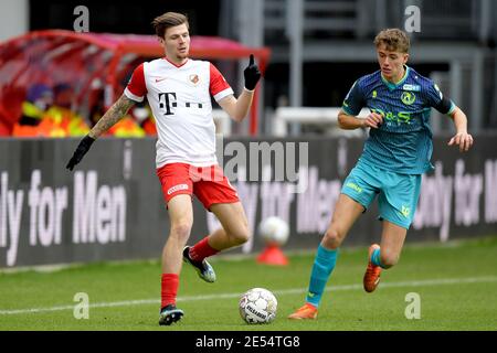UTRECHT, PAYS-BAS - JANVIER 24: G-D: Django Warmerdam du FC Utrecht, Sven Mijnans de Sparta Rotterdam pendant le match néerlandais entre FC Eredivisie Banque D'Images