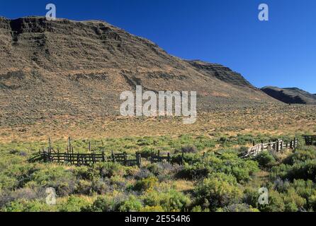 Corral au-dessous d'Abert Rim, Lakeview District Bureau of Land Management, Oregon Banque D'Images