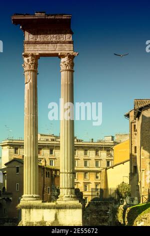 ROM, die Hauptstadt Italiens, ist eine kosmopolitische Großstadt, die fast 3.000 Jahre Kunstgeschichte, Architektur und Kultur vorweisen kann. Banque D'Images