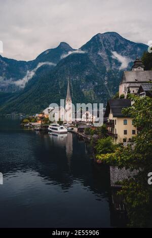 Austria Hallstatt, vue classique sur le village de Hallstat. Banque D'Images