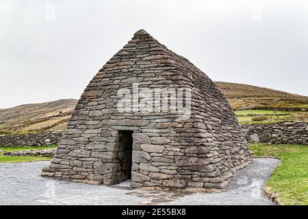 Dingle, Comté de Kerry, Irlande. 22 avril 2016. L'Oratoire de Gallarus (Ionad Cuairteoirí Aireagail Gallarus) est une petite chapelle de Dingle, comté de Kerry. Banque D'Images