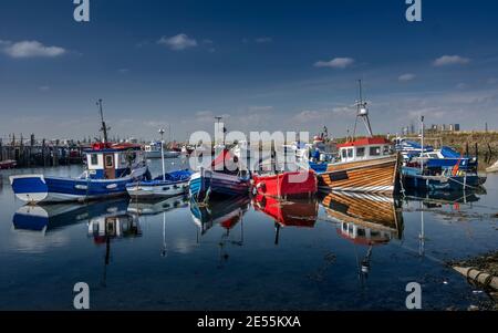 Bateaux de pêche à Paddys Hole sur South Gare. Banque D'Images