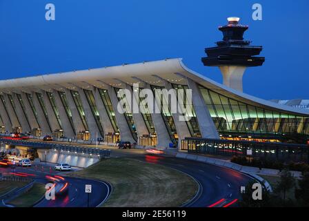 L'aéroport international de Dulles, conçu par Eero Saarinen, dessert la région de Washington DC Banque D'Images
