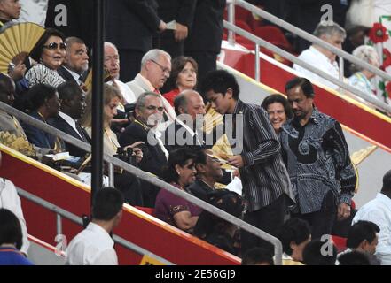 Le sultan Hassanal Bolkiah du Brunéi assiste à la cérémonie d'ouverture des XXIX Jeux Olympiques au stade national de Beijing, en Chine, le 8 août 2008. Photo de Gouhier-Hahn-Nebinger/ABACAPRESS.COM Banque D'Images