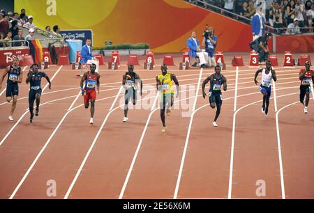 Ubain Bolt de Jamaïque réagit après avoir battu le record du monde avec un temps de 19.30 pour gagner la médaille d'or dans la finale masculine de 200m pendant l'épreuve d'athlétisme des Jeux Olympiques de Beijing 2008 le jour 12 au Stade national de Beijing, Chine le 20 août 2008. Photo de Willis Parker/Cameleon/ABACAPRESS.COM Banque D'Images