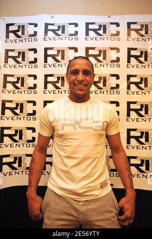 Le footballeur Roberto Carlos à l'occasion d'une tournée promotionnelle à Istanbul, Turquie, le 21 août 2008. Photo par ABACAPRESS.COM Banque D'Images