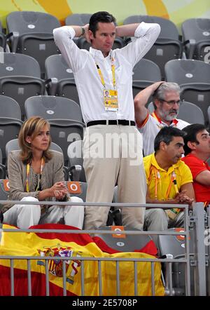 La princesse Cristina d'Espagne avec son mari Inaki Urdangarin soutient leur équipe la médaille de bronze de handball, Croatie contre Espagne à Beijing 2008 Jeux Olympiques de 16 à Beijing, Chine le 24 août 2008. Photo de Gouhier-Hahn-Nebinger/Cameleon/ABACAPRESS.COM Banque D'Images