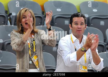 La princesse Cristina d'Espagne avec son mari Inaki Urdangarin soutient leur équipe la médaille de bronze de handball, Croatie contre Espagne à Beijing 2008 Jeux Olympiques de 16 à Beijing, Chine le 24 août 2008. Photo de Gouhier-Hahn-Nebinger/Cameleon/ABACAPRESS.COM Banque D'Images