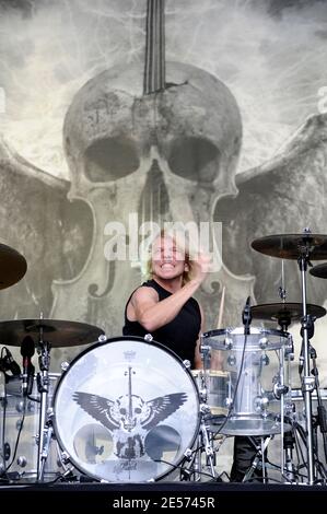 Le groupe Apocalypse joue en direct sur scène lors de la 6e édition du festival de musique 'Rock en Seine', à Saint-Cloud près de Paris, en France, le 28 août 2008. Photo de Mehdi Taamallah/ABACAPRESS.COM Banque D'Images