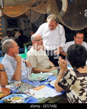 Jean Peyrelevade, Jean-François Kahn, François Bayrou, Marielle de Sarnez et Corinne Lepage fréquentant l'université d'été du modem à Cap Esterel, France, le 6 septembre 2008. Photo de Mousse/ABACAPRESS.COM Banque D'Images