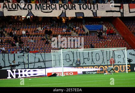 Jerome Alonzo le nouveau gardien de but de Nantes était un ancien joueur du PSG et est remercié par les fans de Paris lors du match de football de la première Ligue française, Paris Saint-Germain vs FC Nantes à Paris, France, le 14 septembre 2008. PSG a gagné 1-0. Photo de Willis Parker/Cameleon/ABACAPRESS.COM Banque D'Images