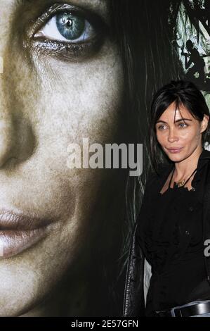 Emmanuelle Beart pose pour la première de Vinyan au Cinéma du Panthéon à Paris, France, le 18 septembre 2008. Photo de Mehdi Taamallah/ABACAPRESS.COM Banque D'Images