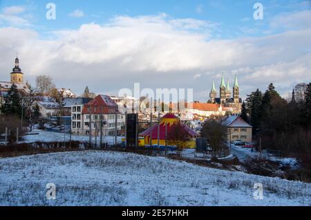 Vue de Teufelsgraben à la cathédrale de Bamberg sur un jour d'hiver ensoleillé Banque D'Images