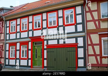 La maison à colombages colorée de la vieille ville de Wernigerode, en Allemagne Banque D'Images